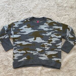 Vince Camuto Women’s Camouflage Camo Pullover Sweater Size Small
